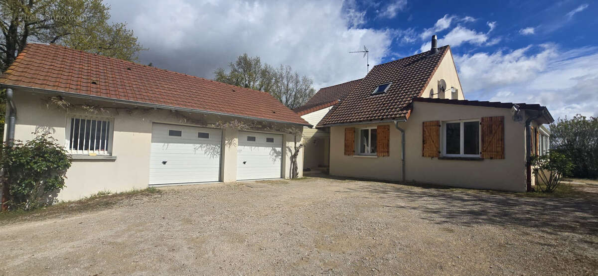 Maison à L'ABERGEMENT-SAINTE-COLOMBE