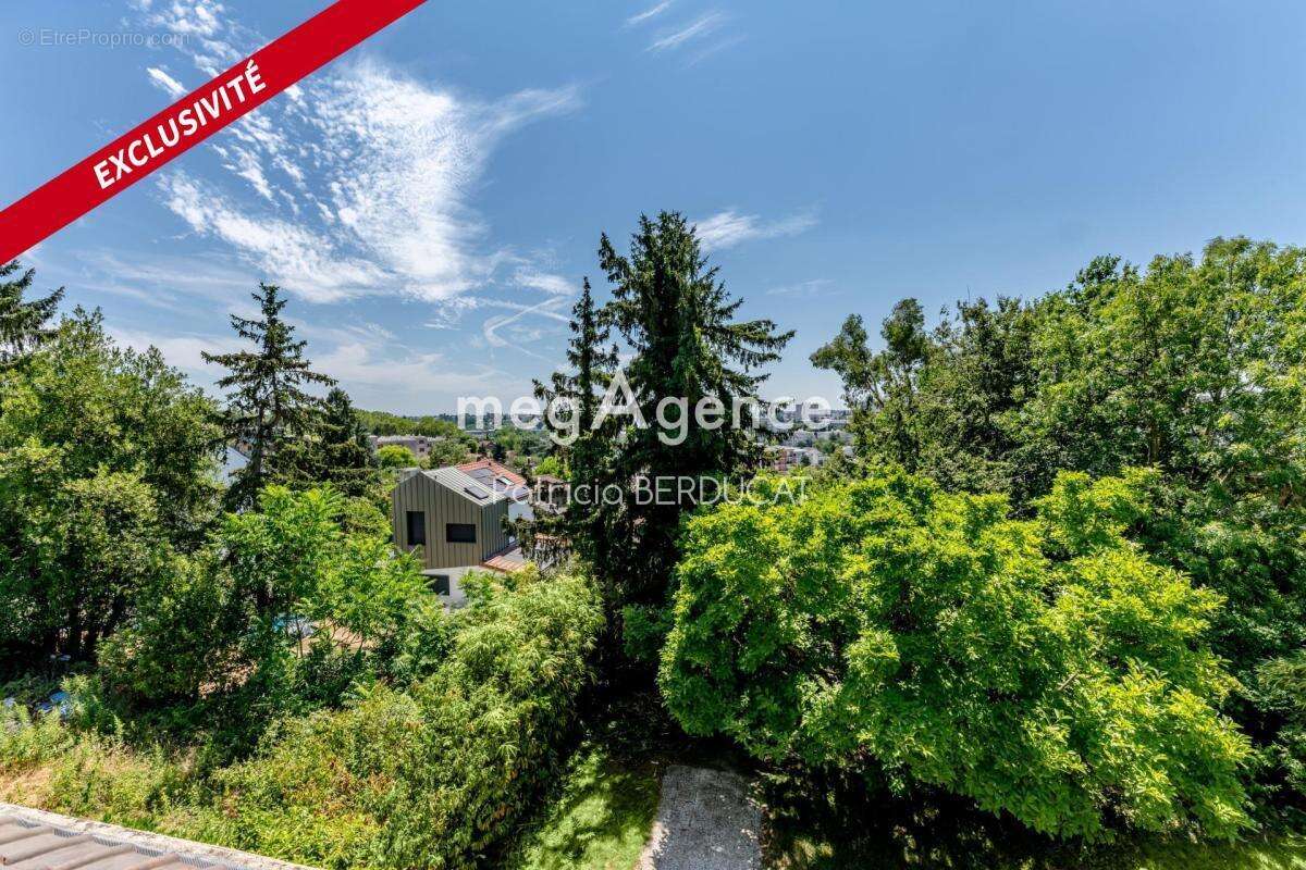 PROPRIETE FAMILIALE avec MAISON et ANNEXE / 189m² / 5 CHAMBRES - Avec terrasse et jardin arboré - photo 7