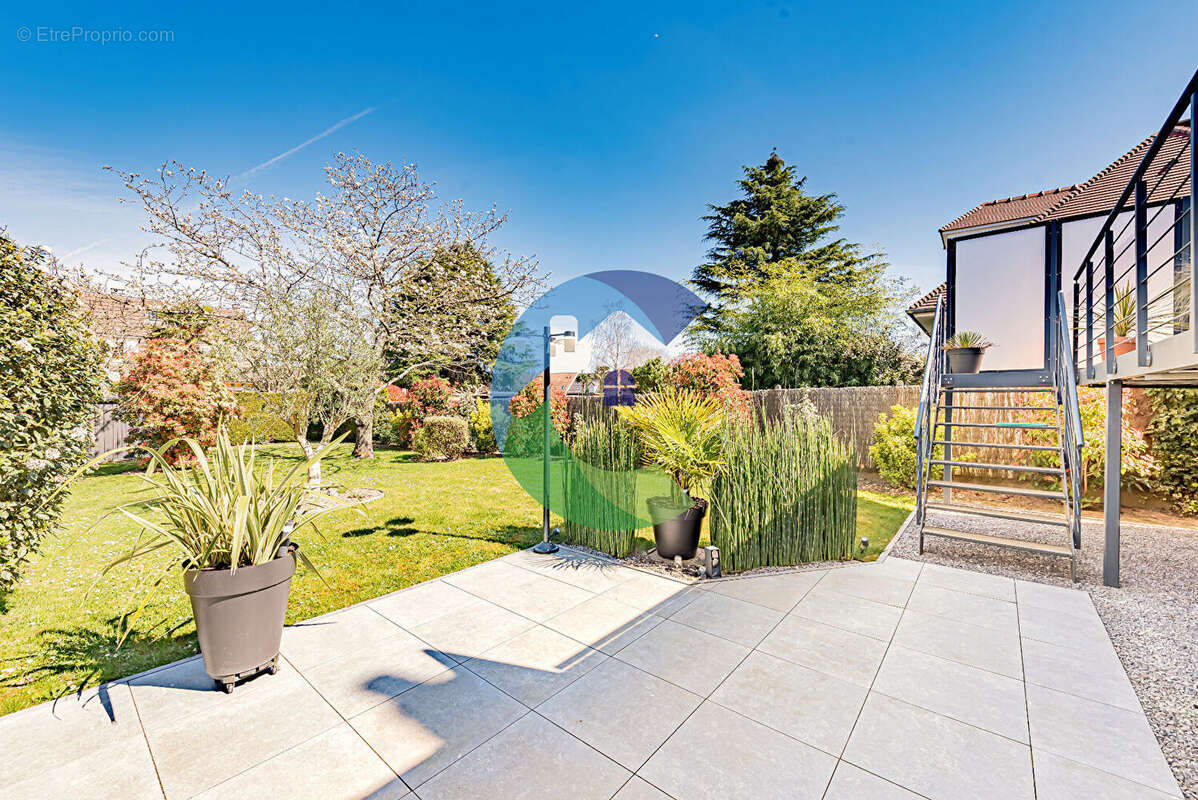 Maison à BALLAINVILLIERS