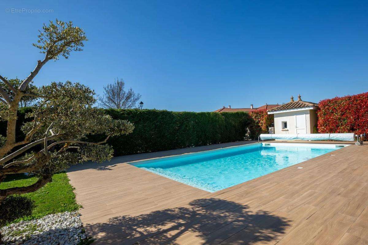 Maison à SAINT-BONNET-DE-MURE