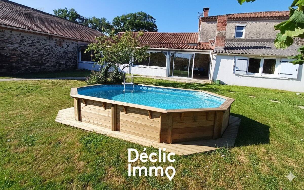 Maison à NIEUL-LE-DOLENT