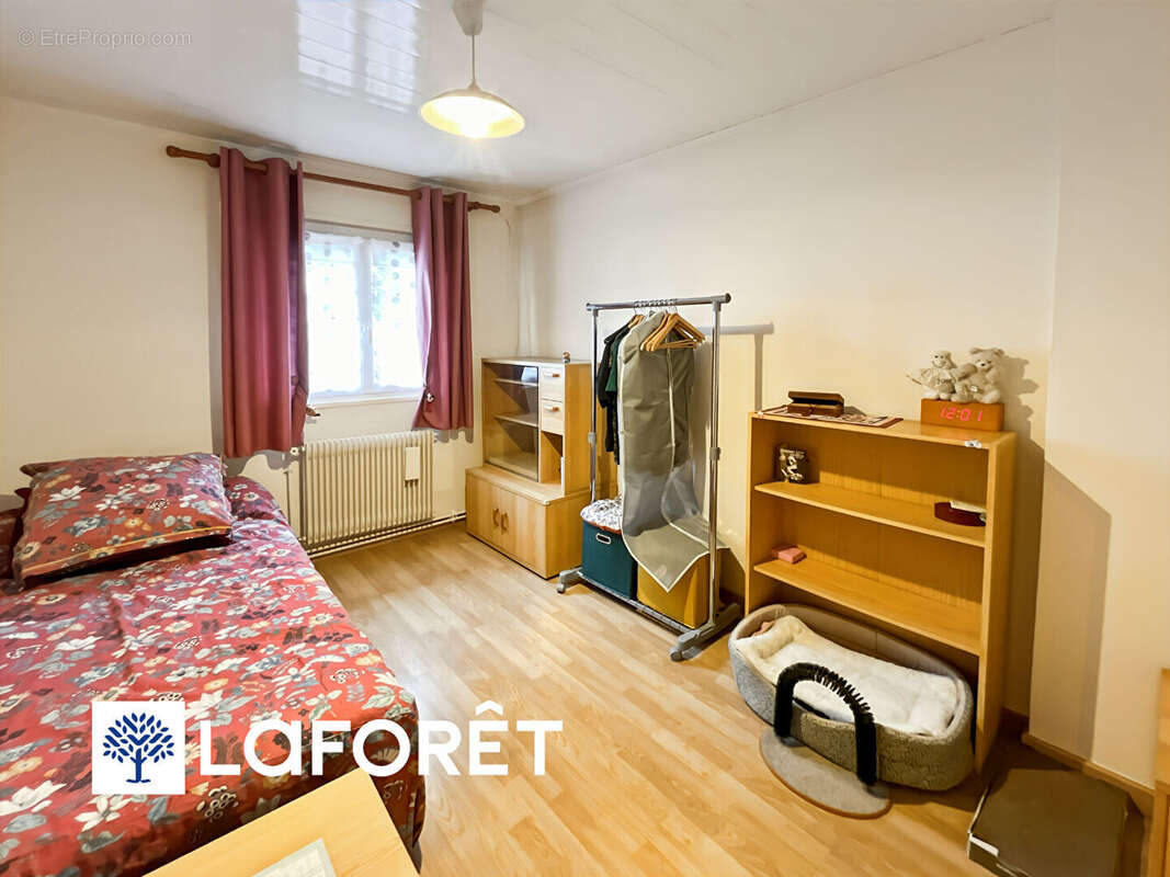 Maison à SAINTE-GENEVIEVE-DES-BOIS