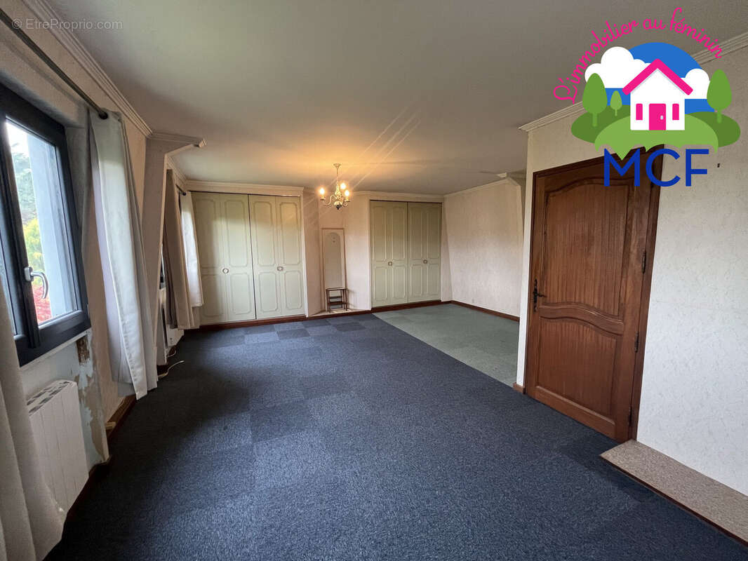 chambre 1er etage - Maison à EVREUX