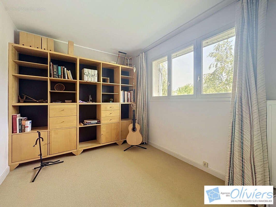 Maison 136 m² à Saint-Remy-Les-Chevreuse  - photo 9
