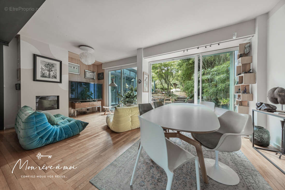 Maison de 168m2 lumineuse et au calme avec piscine, jardin et parkings - photo 4
