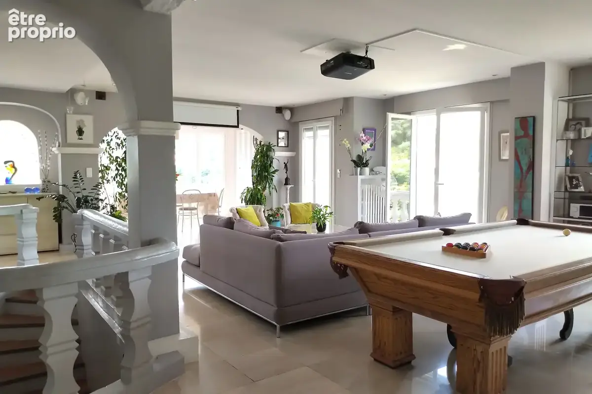 Propriete vence vue degagee collines piscine - photo 13