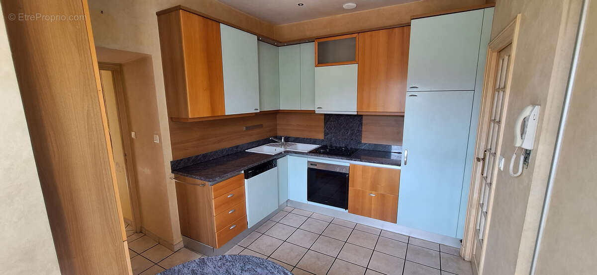Unique a sens par son cadre historique, appartement 96 m2 de plain pied, 2 ch, terrasse, jardin, garage - photo 10