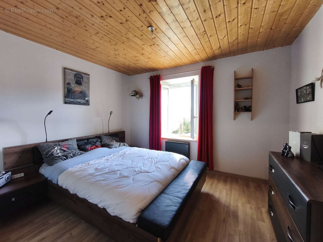 Maison à THEZILLIEU