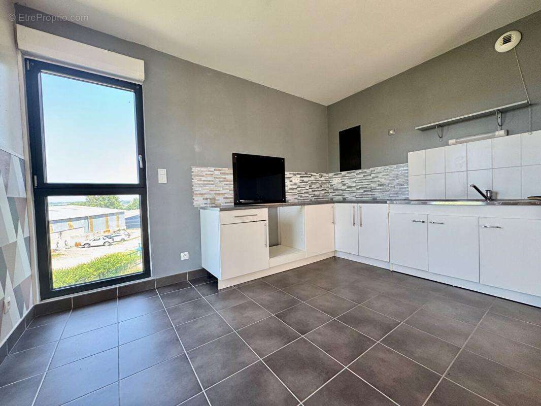 Appartement en Duplex de 70m2  , 2 chambres,,terrasse dans résidence sécurisée  avec places de parking - photo 5