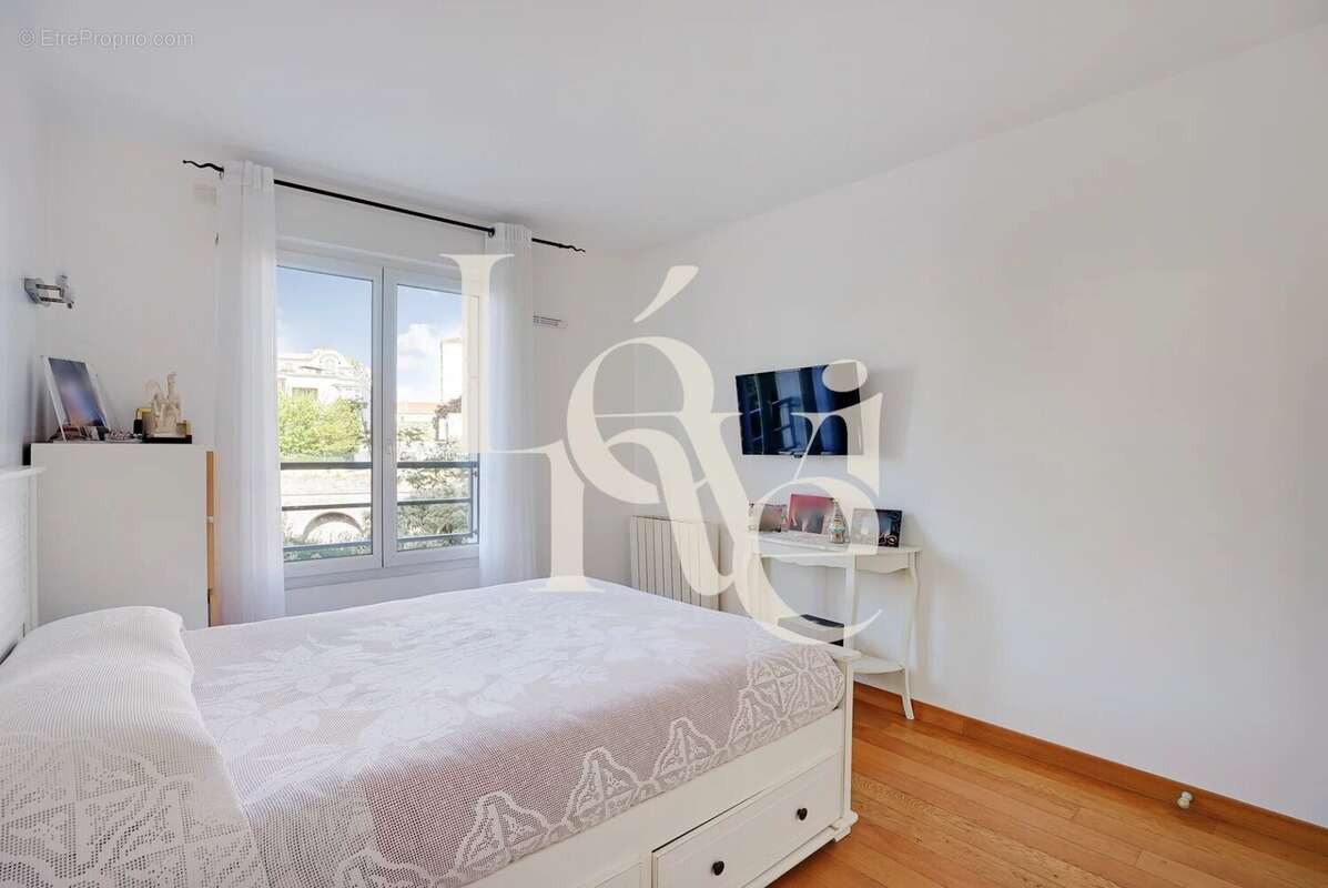 Appartement à CHARENTON-LE-PONT
