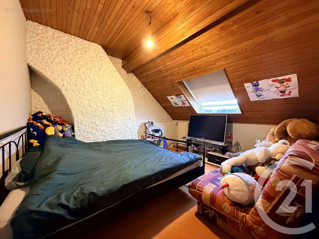 Autre à SAINT-QUENTIN