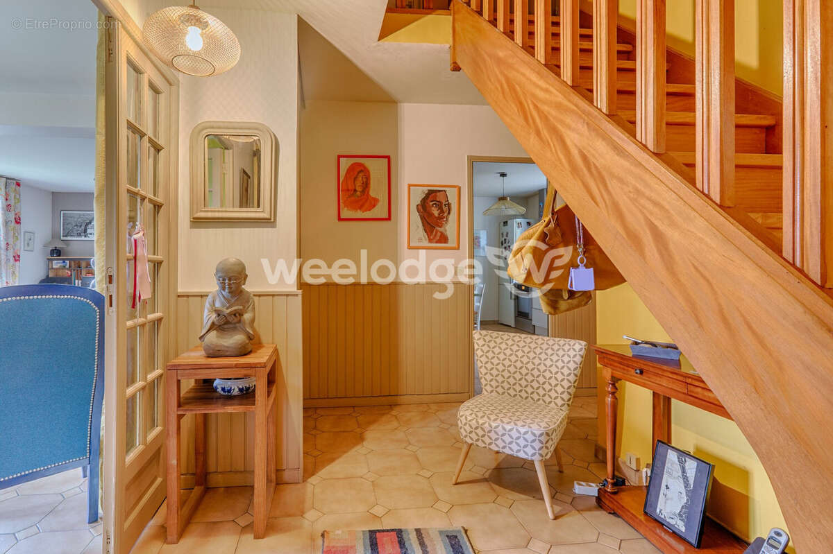 Maison à CHANTELOUP-LES-VIGNES