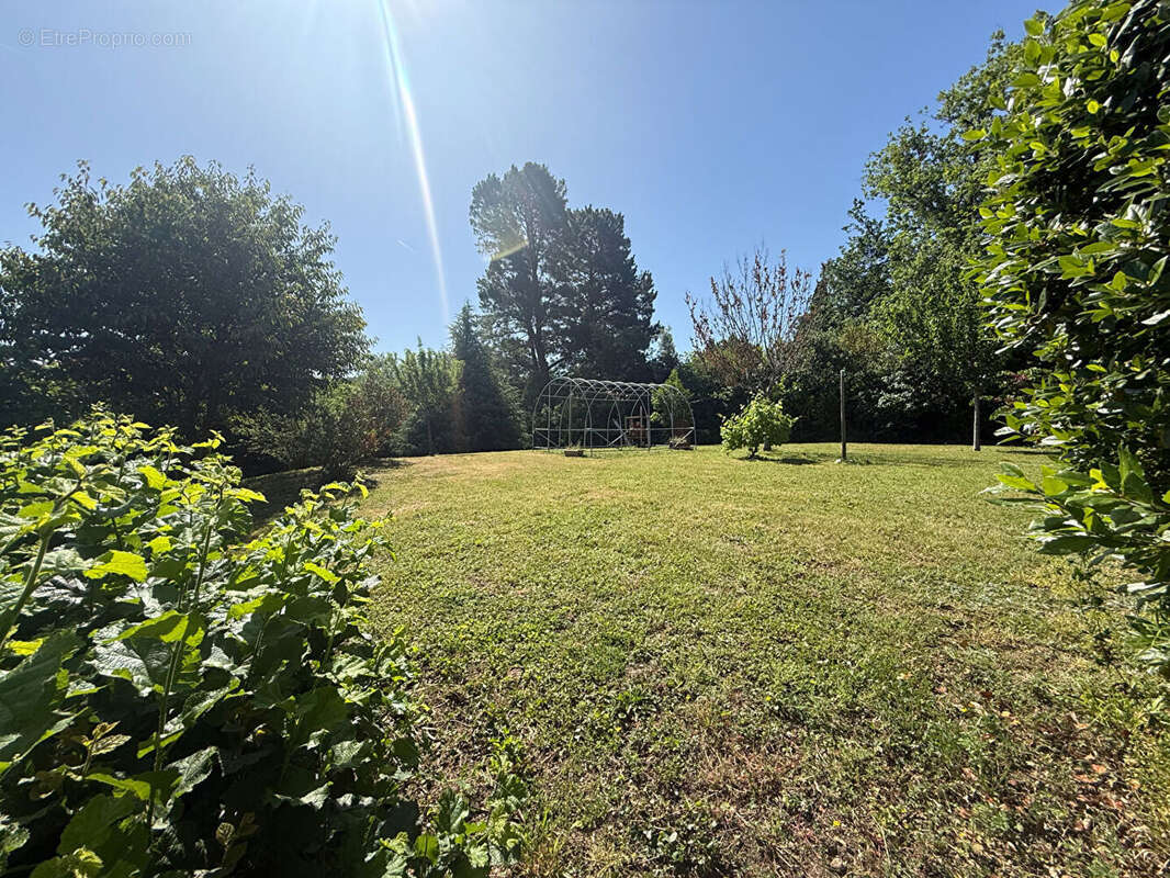 Ensemble immobilier avec deux maisons et piscine à Pujols - photo 5