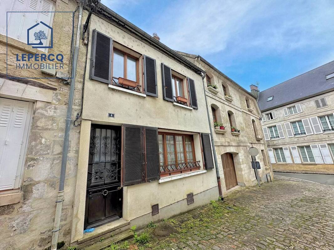 Maison à LA FERTE-MILON