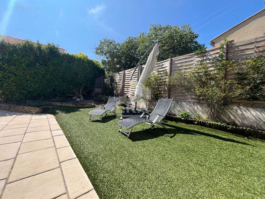 Maison à CHATEAUNEUF-LES-MARTIGUES