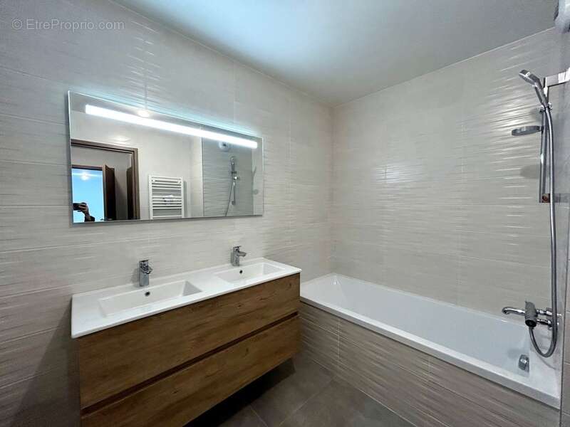 Appartement à vendre 3 pièces ANNEMASSE (74) - photo 3