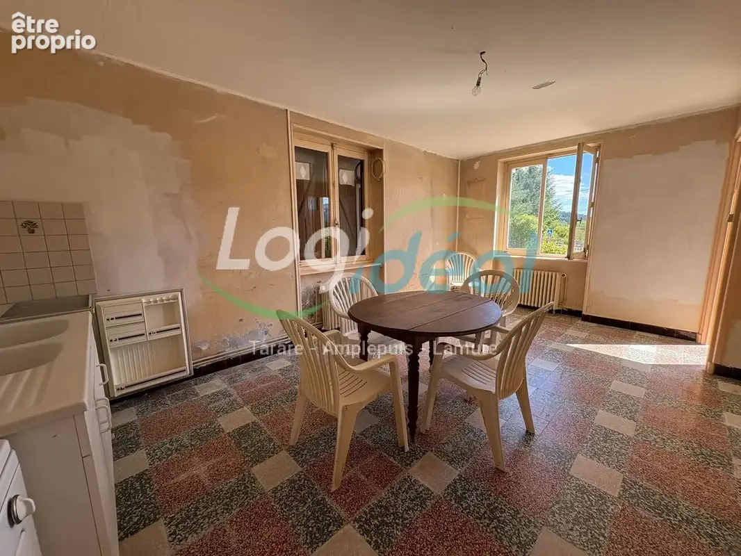 Maison à rénover située à Poule-les-Echarmeaux - photo 11