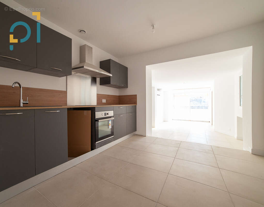 Appartement à LAMBESC