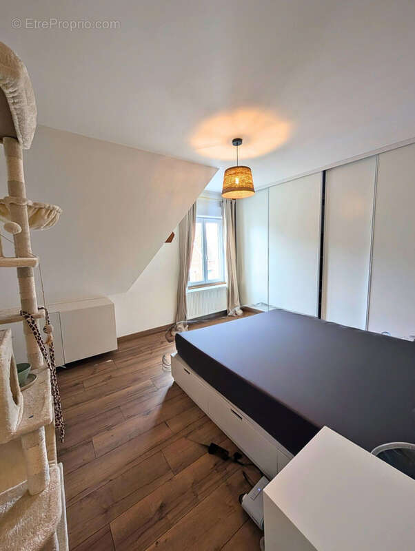 Maison à QUIEVRECHAIN