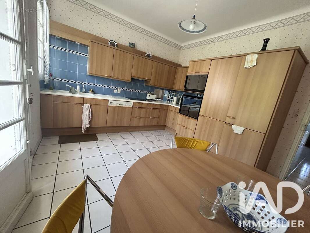 Maison 313 m² à Esterre  - photo 4