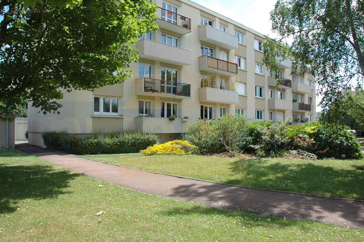 Appartement à BOIS-D'ARCY