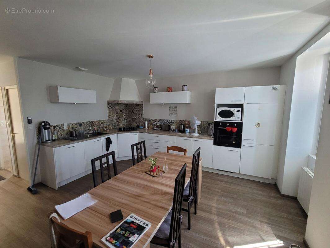 Maison de bourg, 3 Chambres, rénovée en 2017 - photo 5