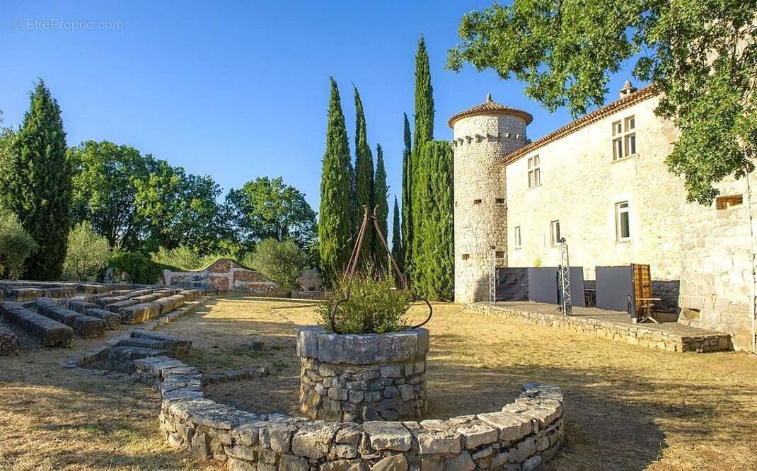 Appartement à BERRIAS-ET-CASTELJAU