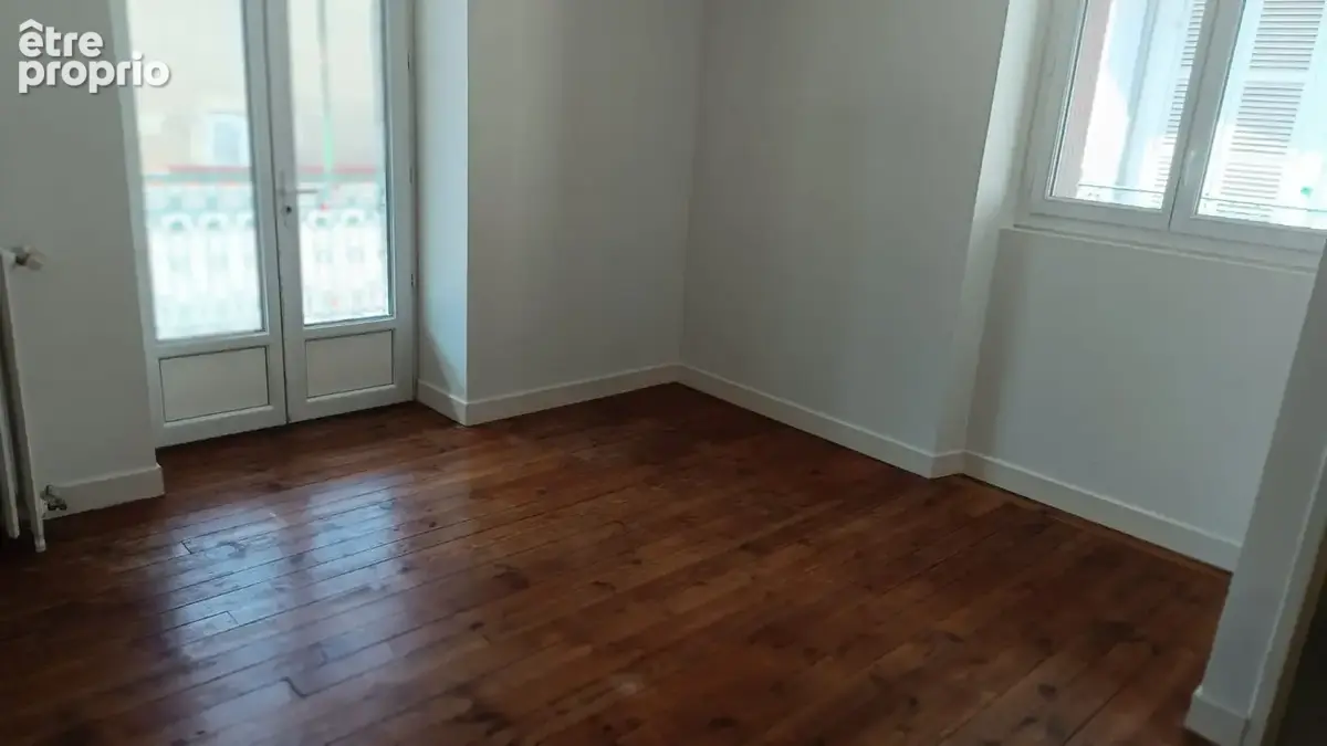Vichy parcs des sources, appartement type 2 dans une petite copropriete - photo 8