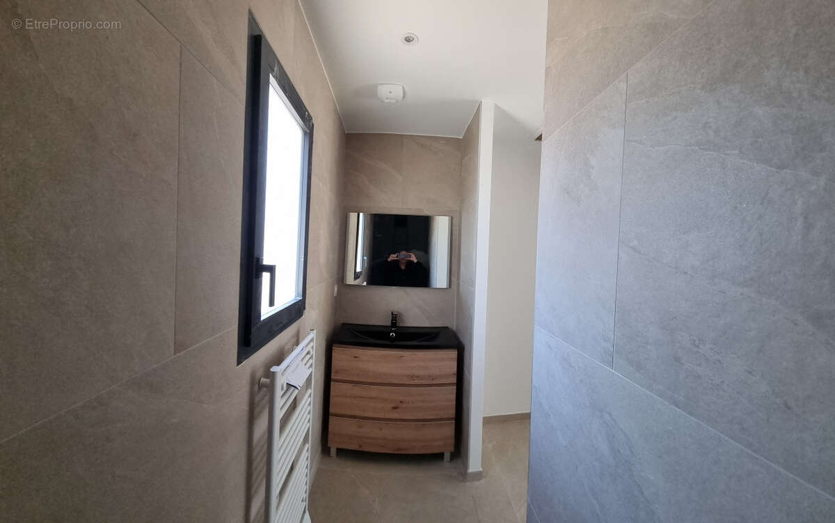 Maison à ROQUEBRUNE-SUR-ARGENS