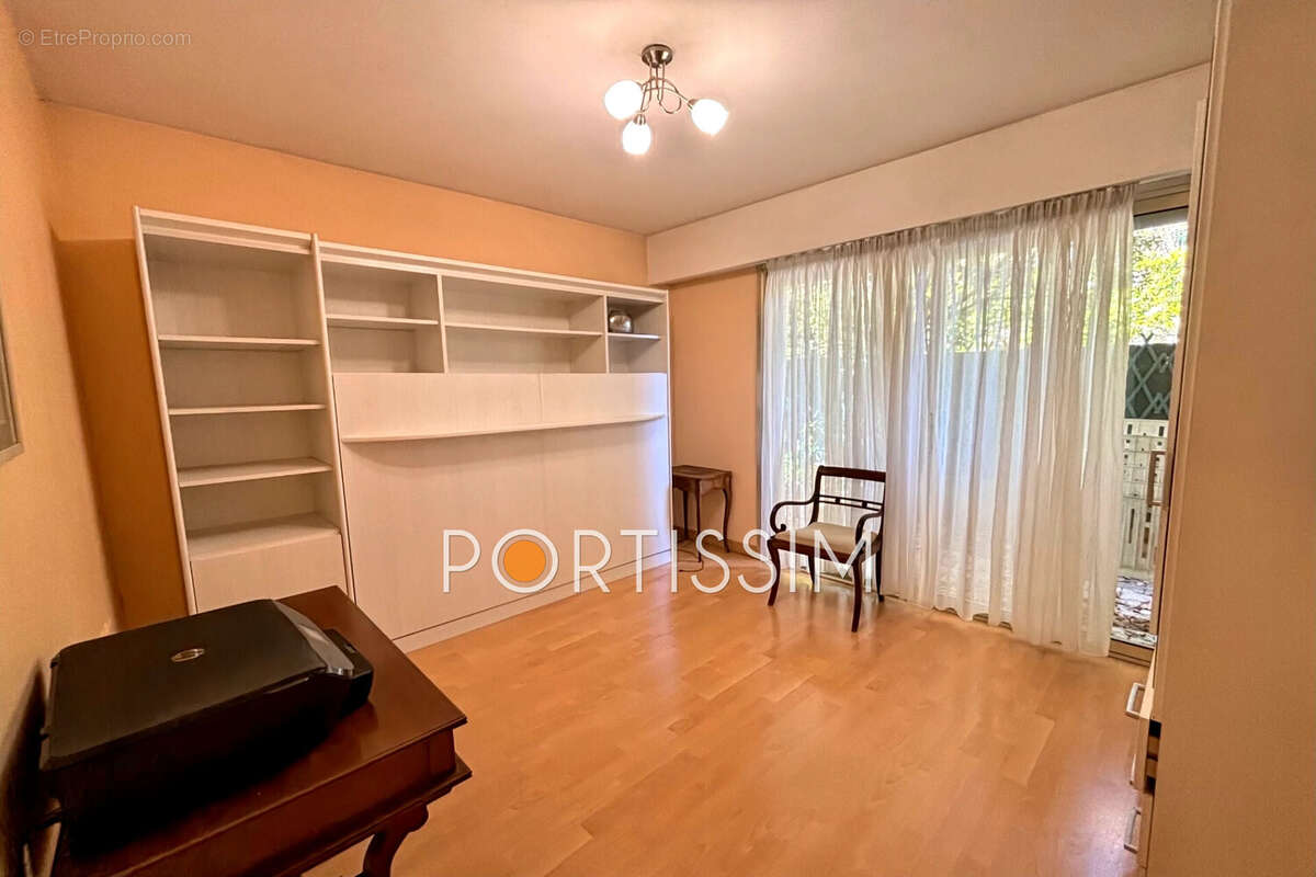 Appartement à VILLENEUVE-LOUBET