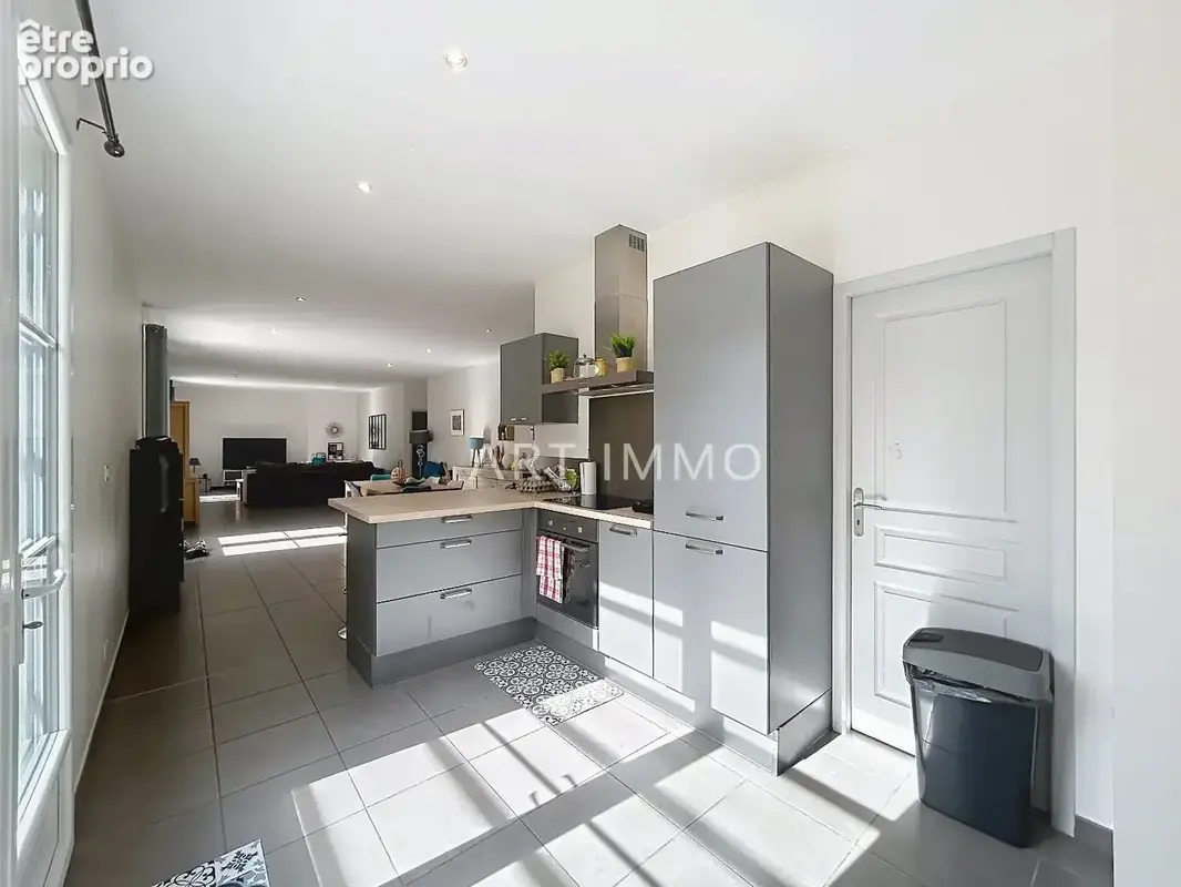 Maison de plain-pied avec piscine a vendre a maubec - photo 10