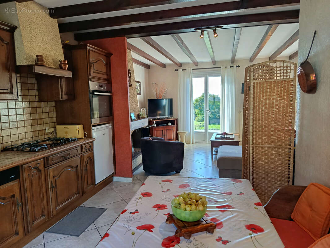 Maison à JASSERON