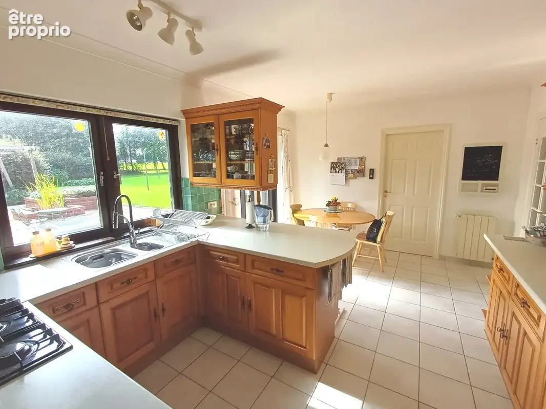 Belle Maison Familiale en parfait état, spacieuse et lumineuse. - photo 2