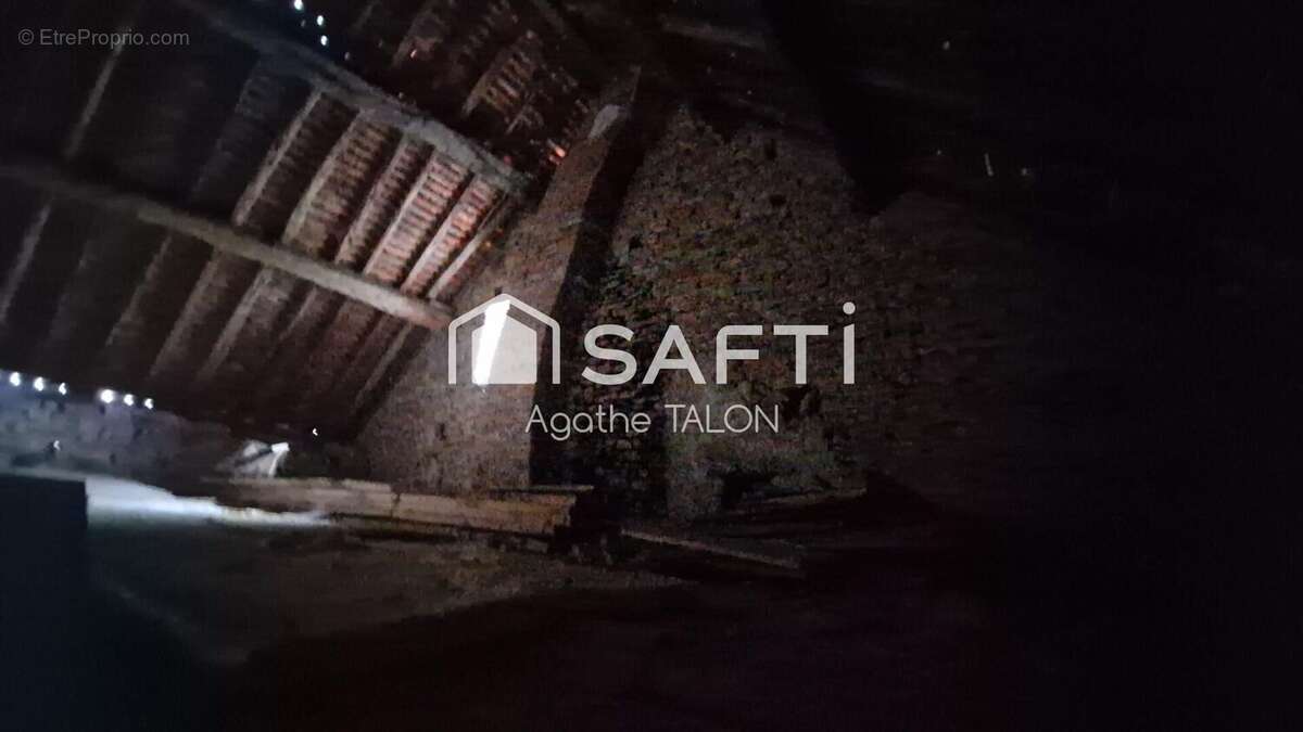Maison 35 m² à Genouilly  - photo 6