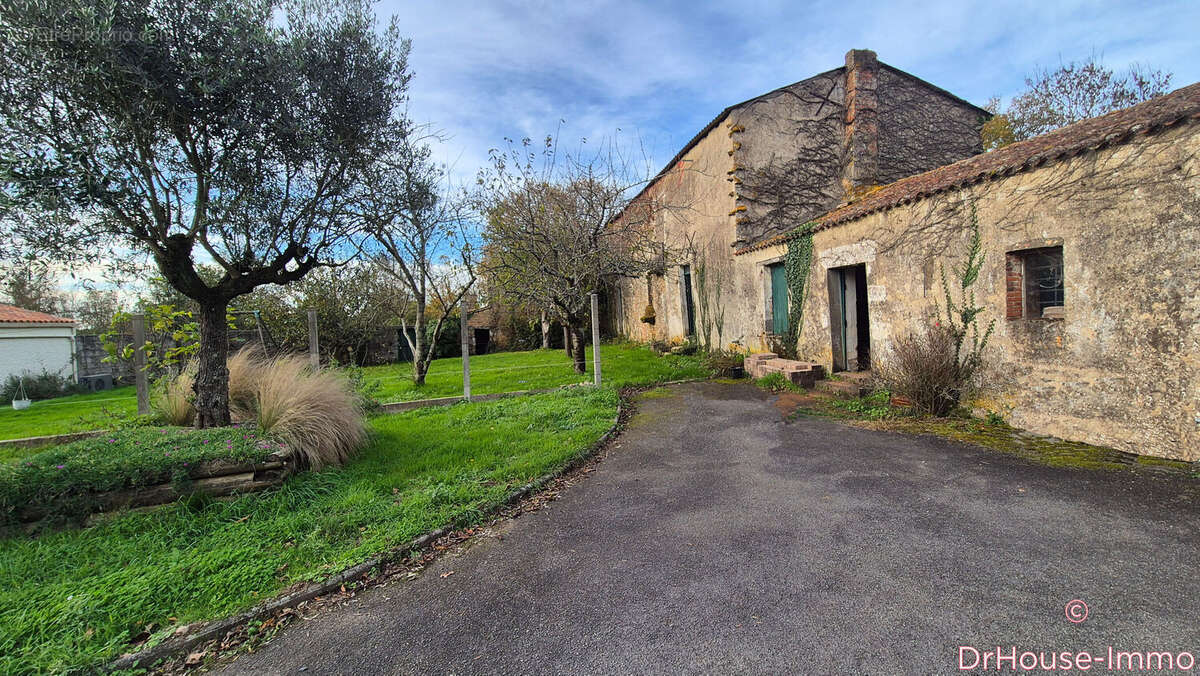 Maison à MAREUIL-SUR-LAY-DISSAIS