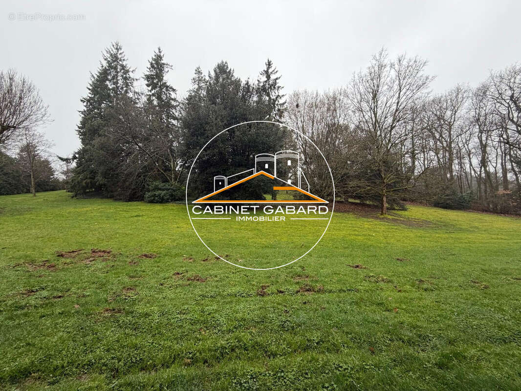 Appartement à AVRILLE