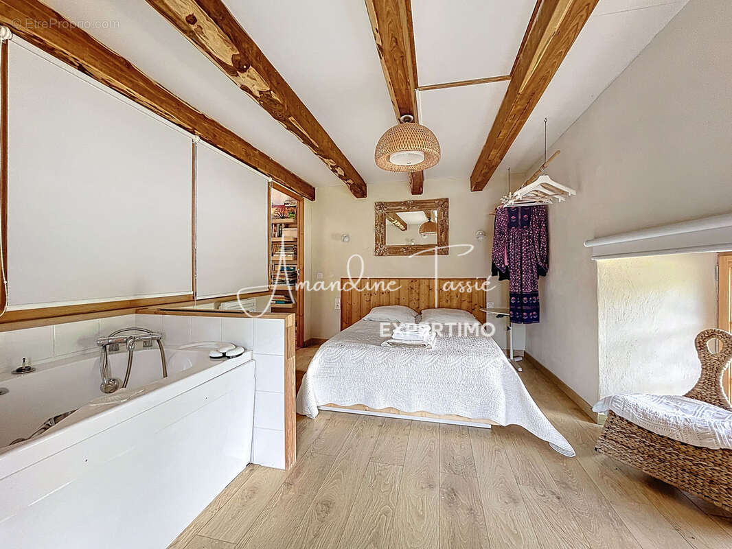 À vendre   Ancien prieuré du XIVe siècle entièrement rénové   Larzac, charme et autonomie - photo 28