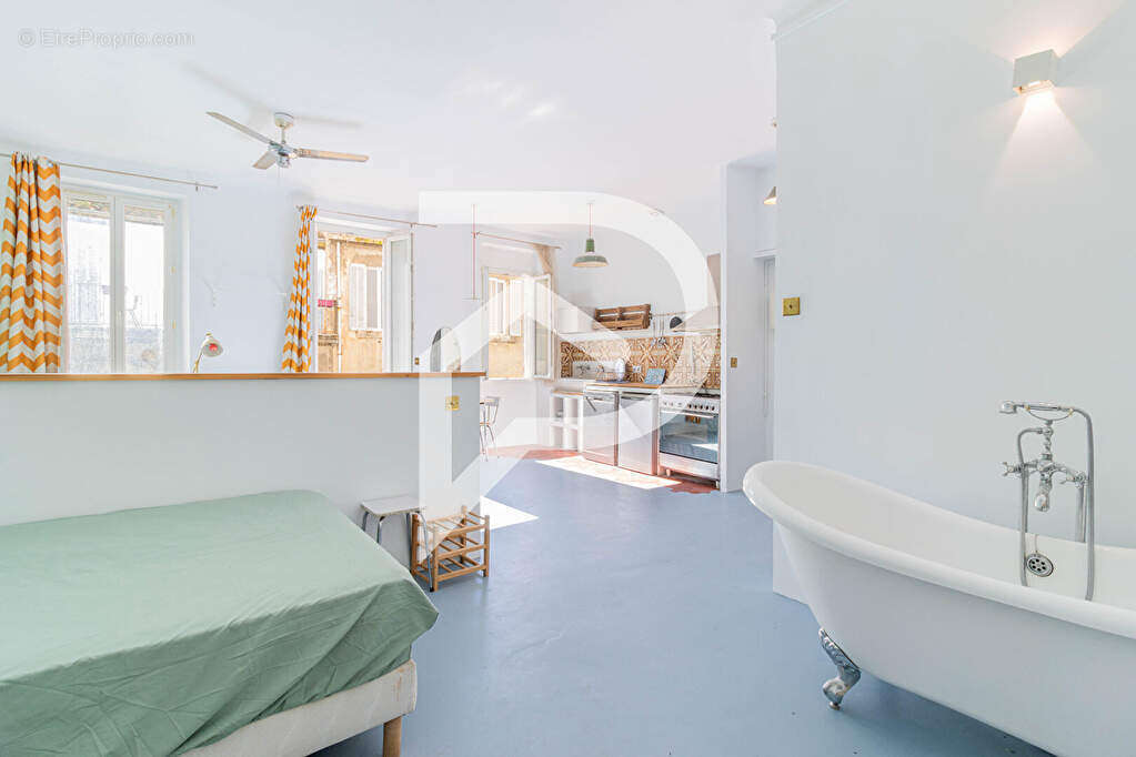 Appartement à MARSEILLE-3E