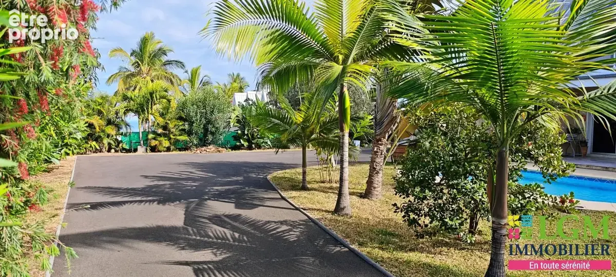 Grande villa avec piscine sur magnifique terrain paysager à l'entrée de St-Gilles les hauts - photo 23