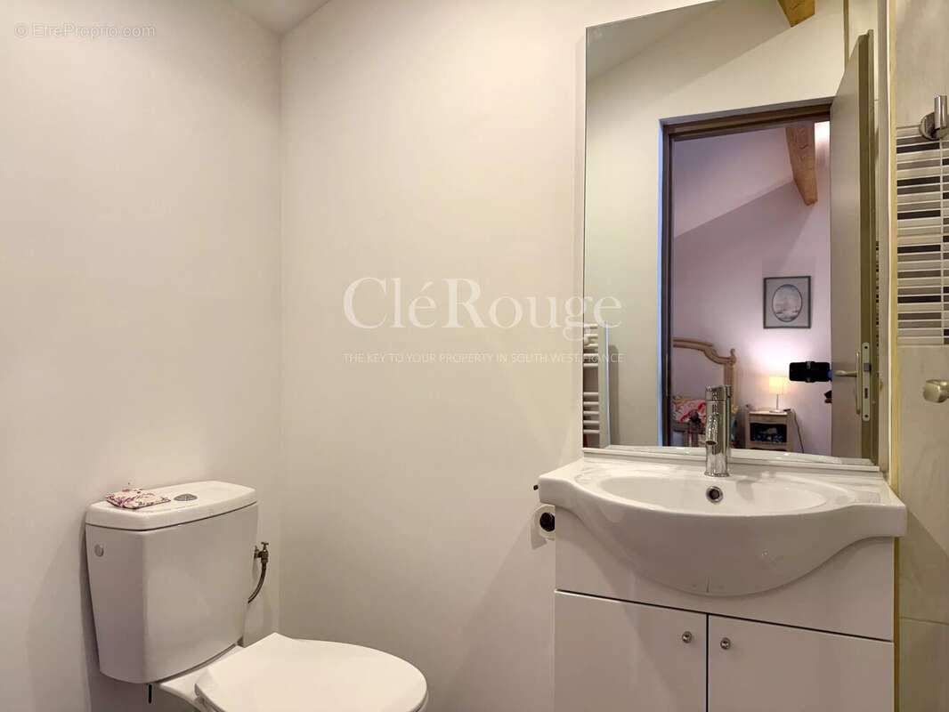 Eymet – Immeuble de rapport au cœur de la bastide avec maison, studio et local commercial - photo 16