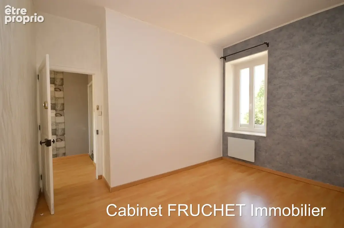 CHANTONNAY - Maison de caractère avec 2 chambres - photo 8