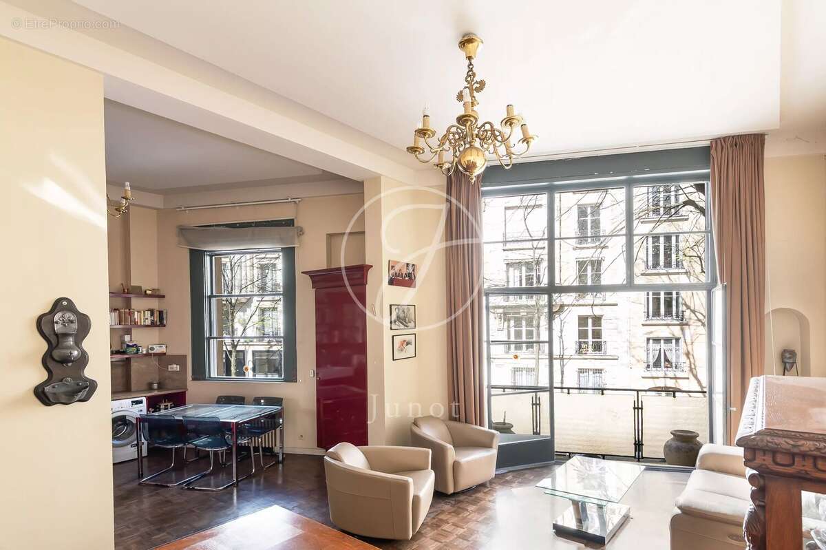 Appartement à PARIS-18E