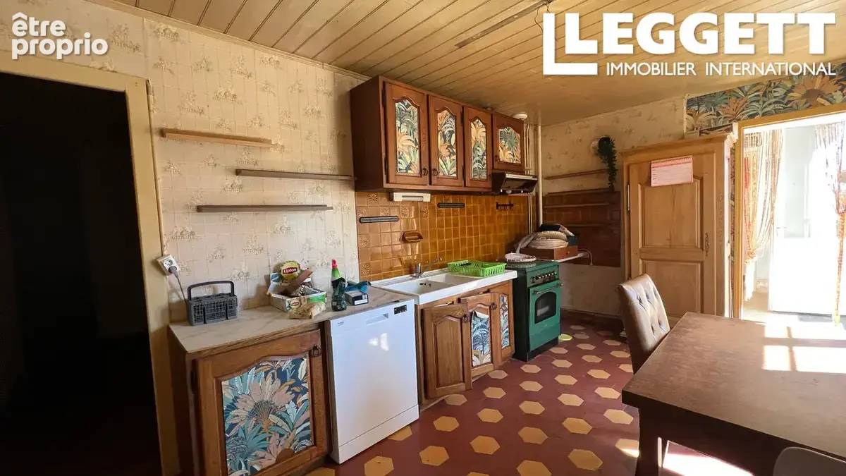Propriété rurale avec maison de 2 chambres à moderniser, équipée de double vitrage neuf, de panneaux solaires - photo 6