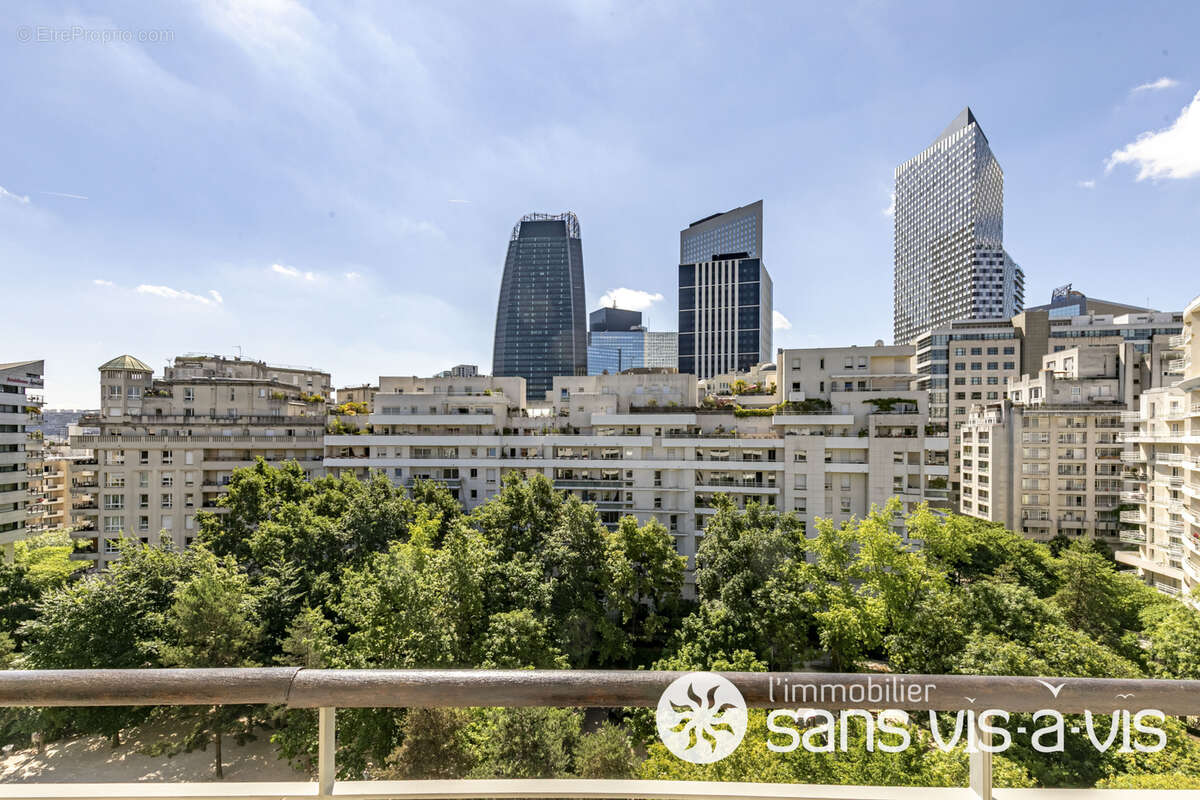 Appartement à COURBEVOIE