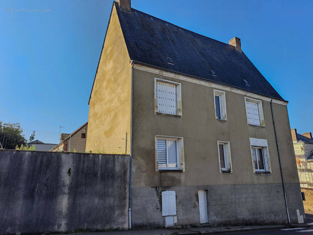 Maison à SAINT-CALAIS