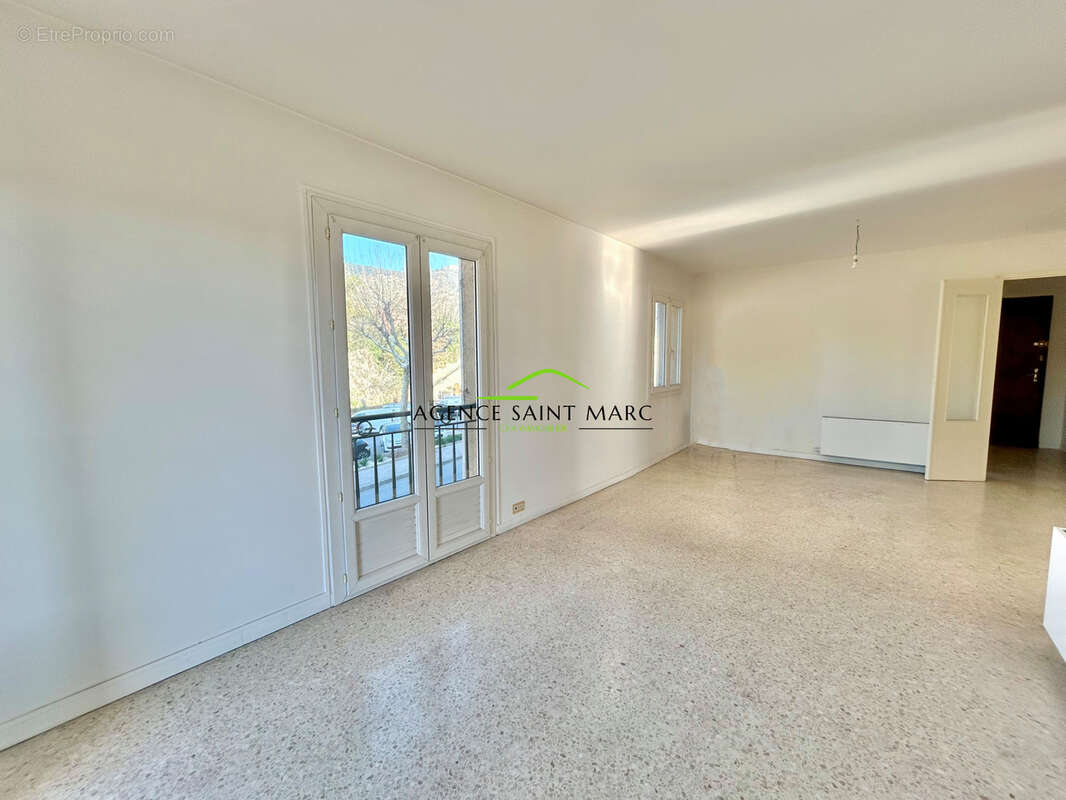 Appartement à PEYMEINADE
