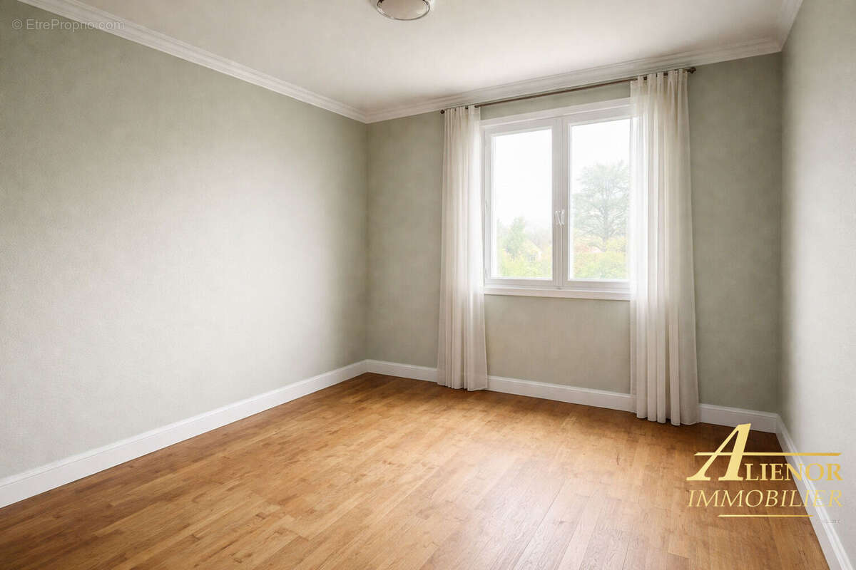 Maison à SAINT-LEON-SUR-L'ISLE