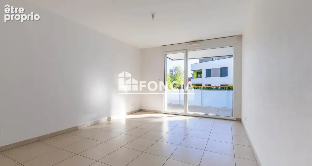 Exclusivite foncia - tres beau deux pieces avec terrasse de 14m2 - photo 11