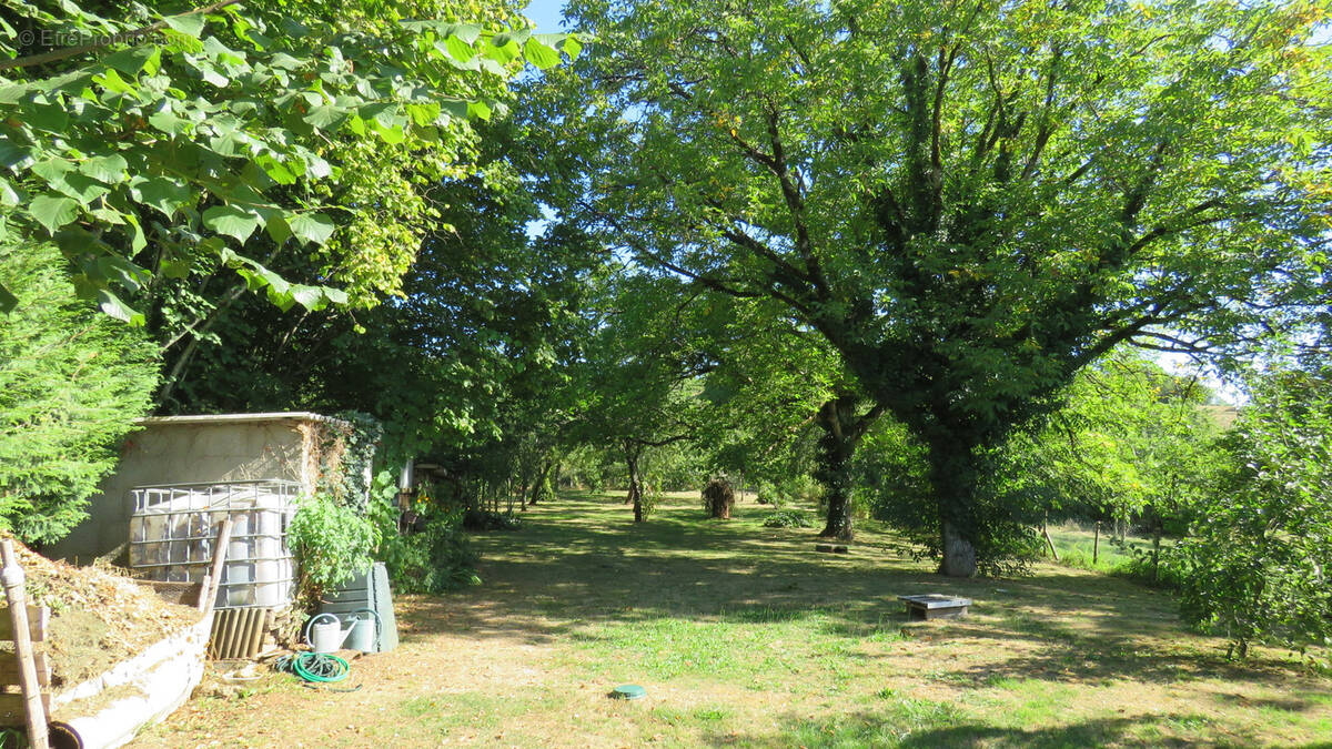 Maison à CORGNAC-SUR-L'ISLE
