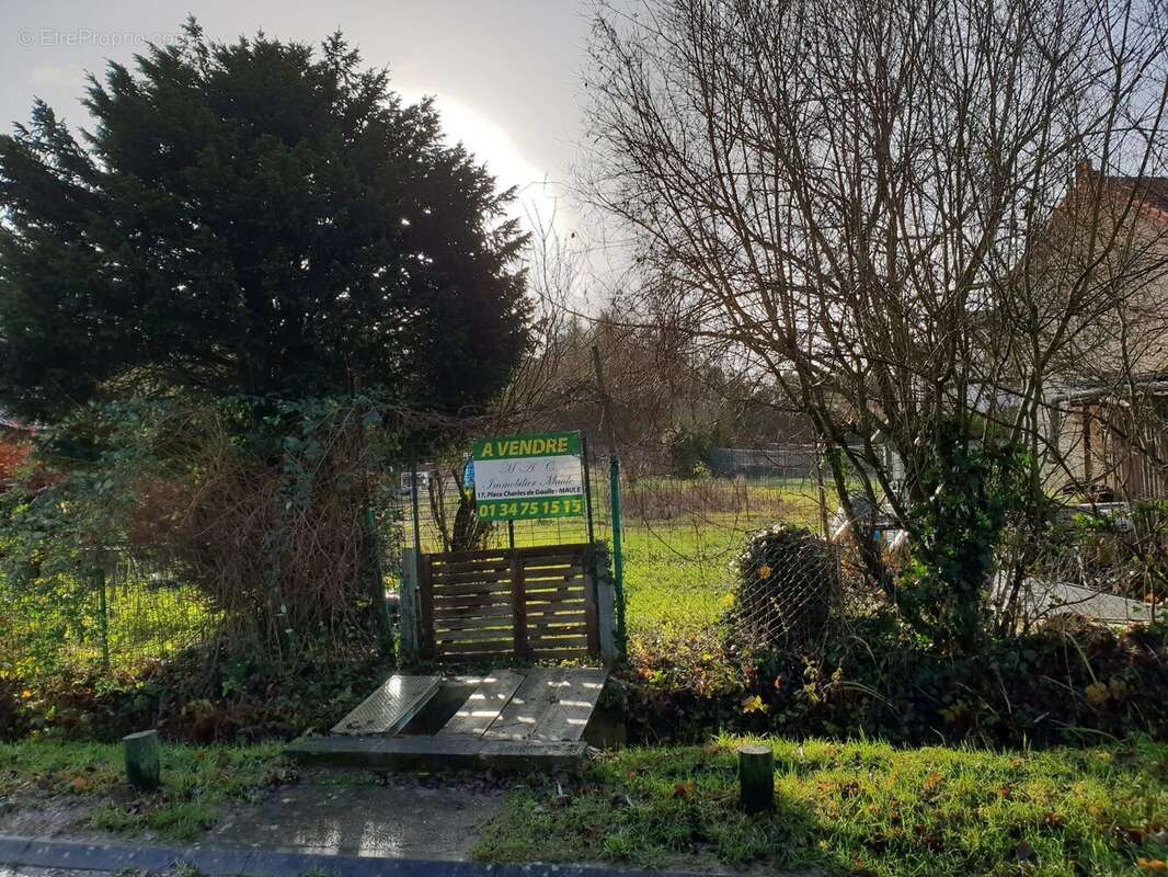 Terrain à MAREIL-SUR-MAULDRE